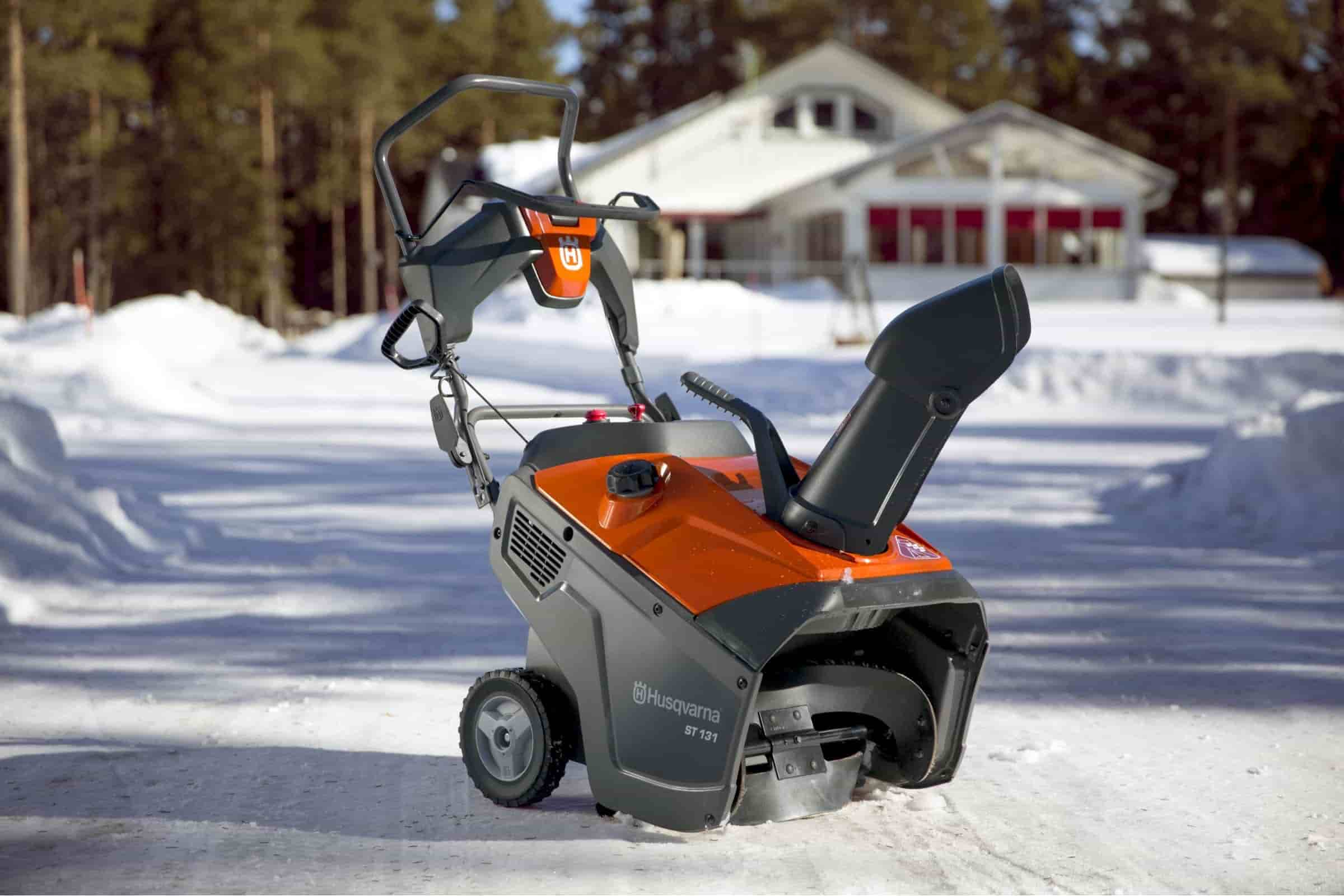 Купить Снегоуборщик HUSQVARNA ST 131 в Москве фото5