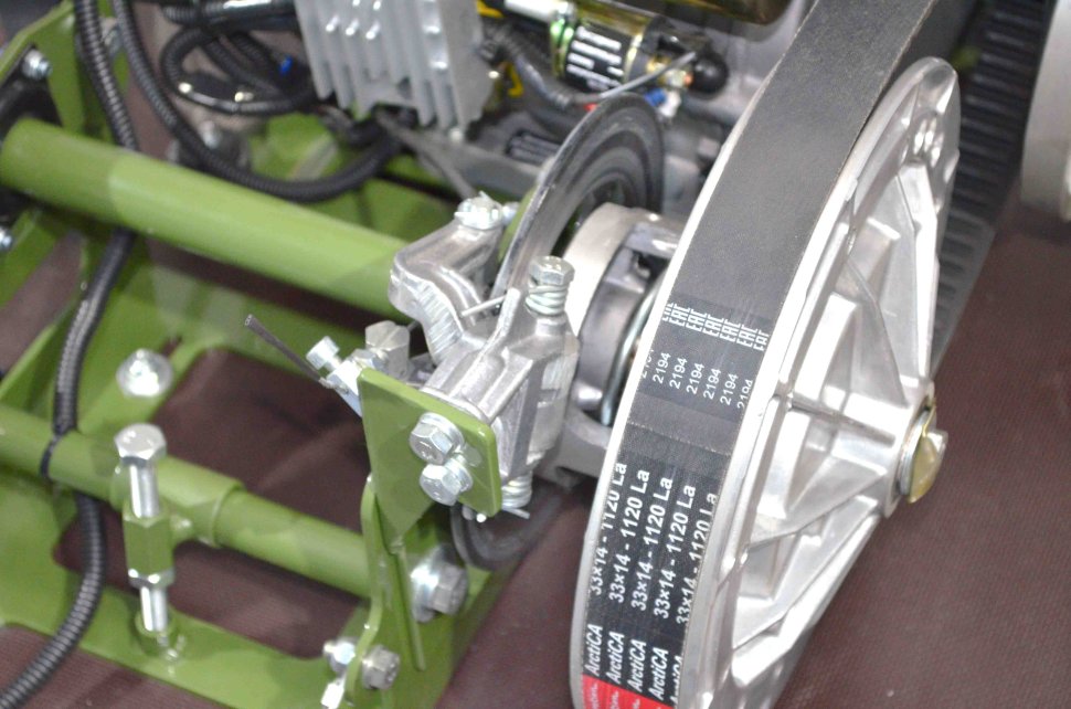 Купить Мотобуксировщик KOIRA T15 E PRO (15 л/с) электростартер в Москве фото17