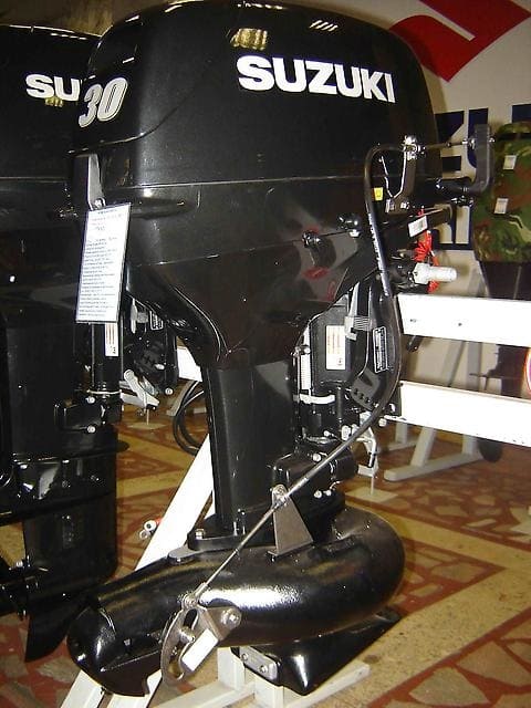 Купить 2х-тактный лодочный мотор SUZUKI DT30S JET с водомётной насадкой Marine Rocket в Москве фото2