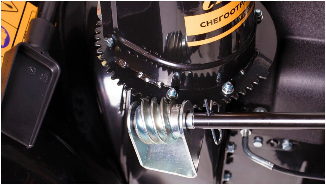 Купить Снегоуборщик CHAMPION ST761E в Москве фото8