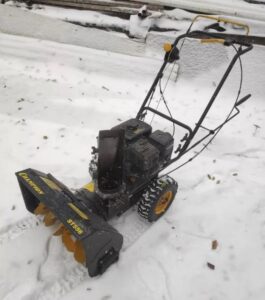 Купить Снегоуборщик CHAMPION ST556 Б/У 