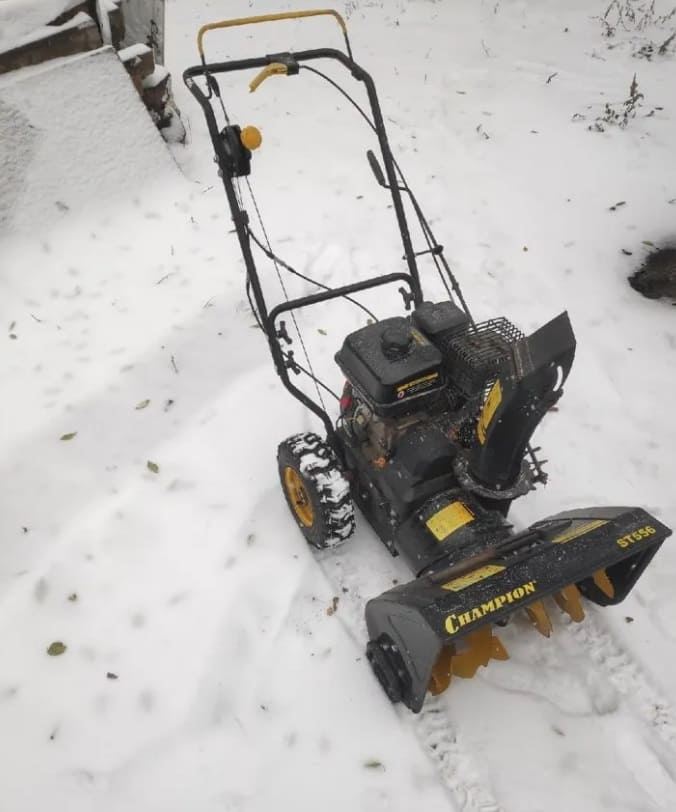 Купить Снегоуборщик CHAMPION ST556 Б/У в Москве фото3