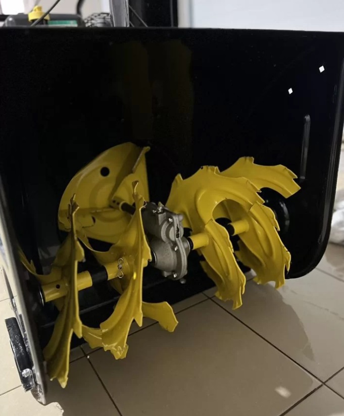 Купить Снегоуборщик CHAMPION ST656BS Б/У в Москве фото3