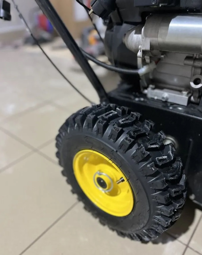 Купить Снегоуборщик CHAMPION ST656BS Б/У в Москве фото4