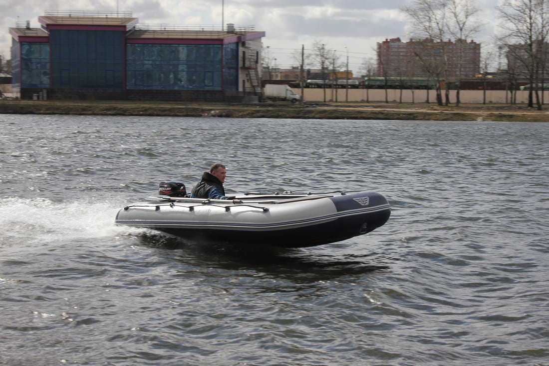 Купить Лодка ПВХ ФЛАГМАН 400 U в Москве фото8