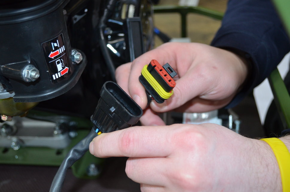 Купить Мотобуксировщик KOIRA T 15 (15 л/с), стеклопластик в Москве фото12