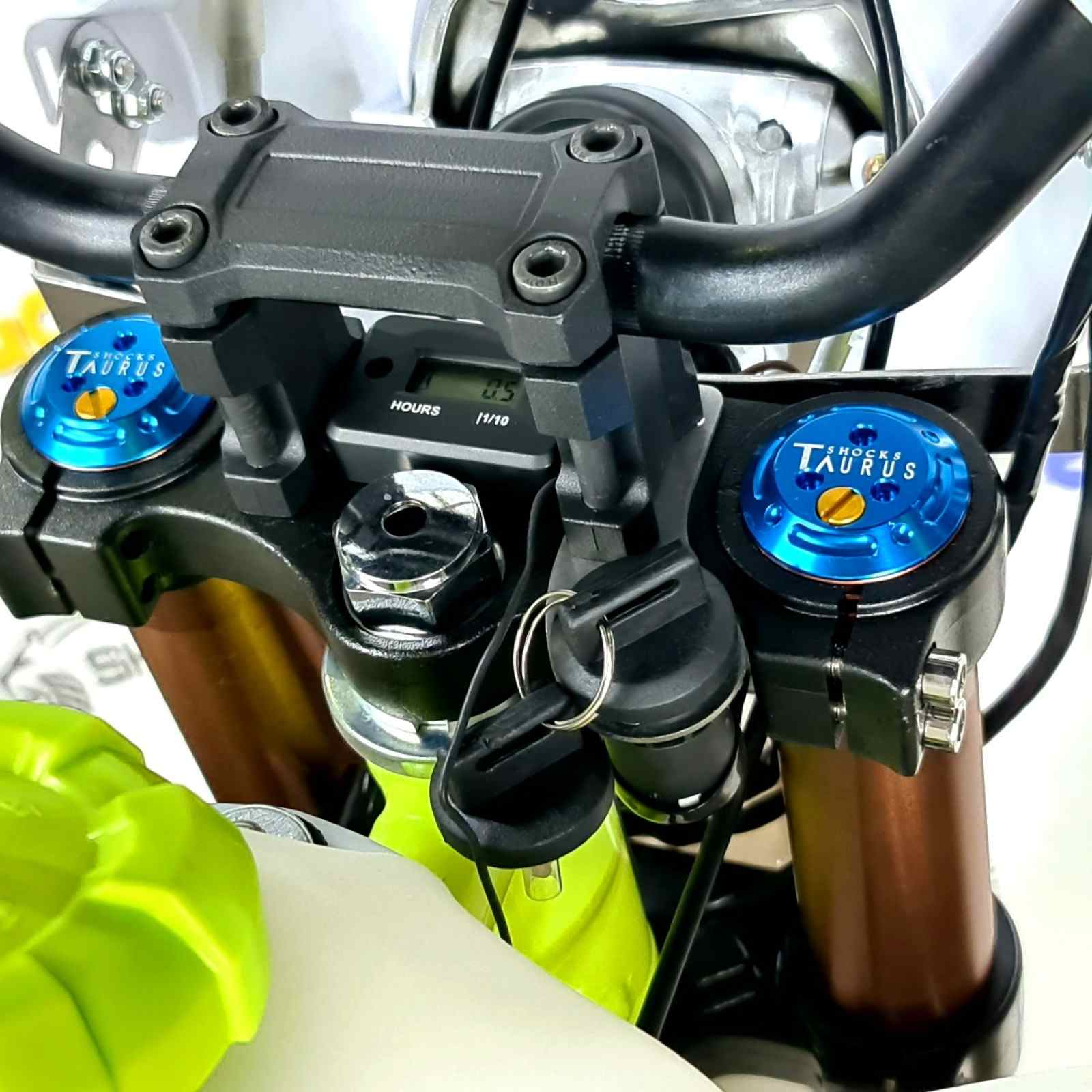 Купить Мотоцикл MOTOLAND Apex125 E (2022 г.) PITBIKE в Москве фото16