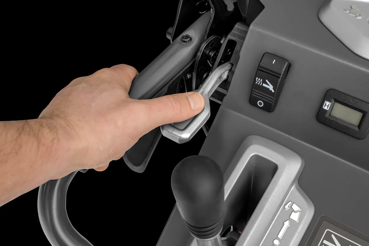 Купить Снегоуборщик HUSQVARNA ST 430T в Москве фото6