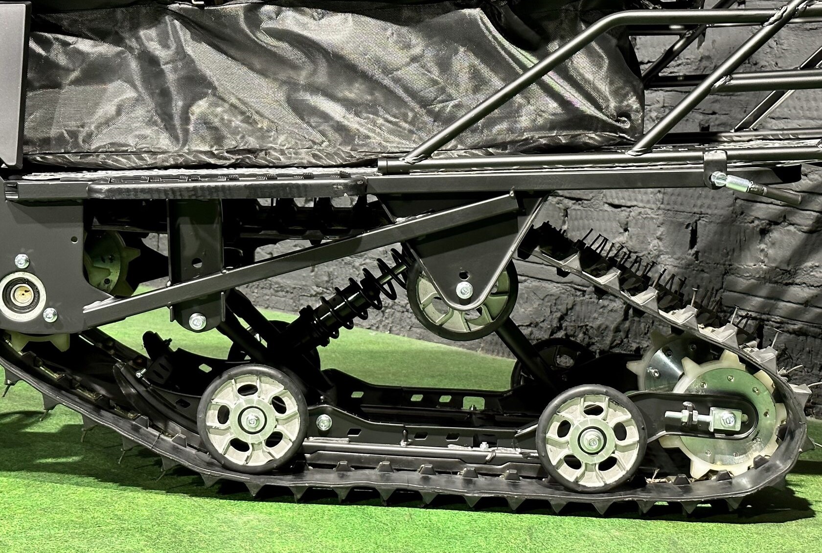 Купить Снегоход MOTOLAND Snowfox 200 в Москве фото3