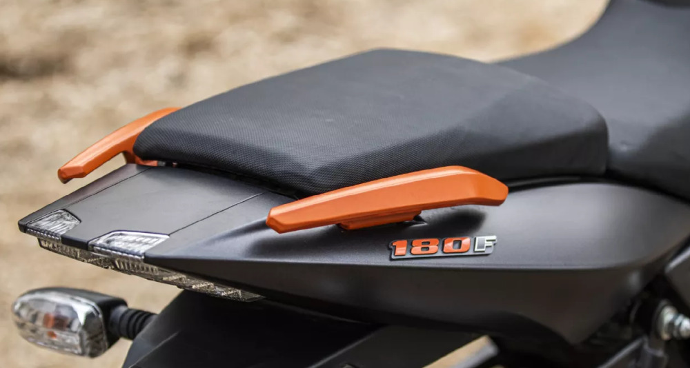 Купить Мотоцикл BAJAJ Pulsar 180 в Краснодаре фото5