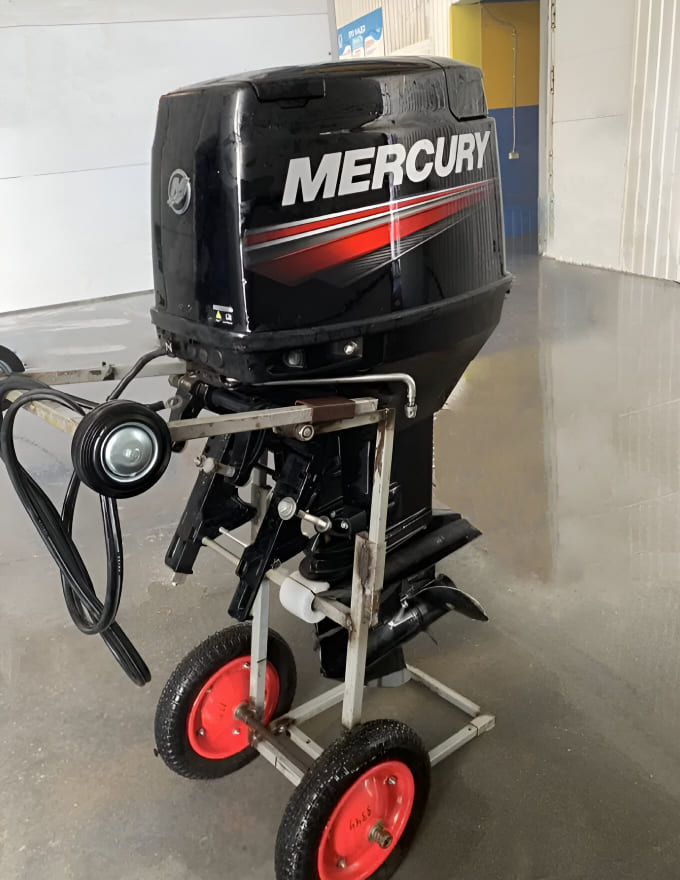 Купить 2х-тактный лодочный мотор MERCURY 40 EO 697CC Б/У в Москве фото2