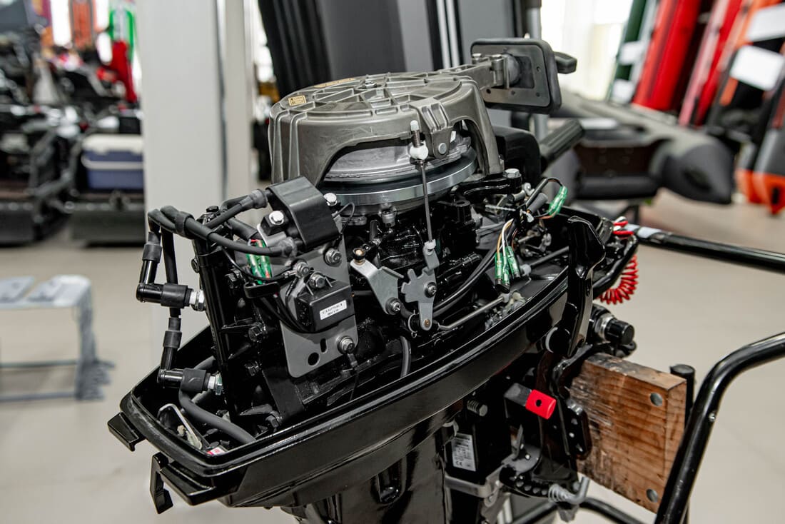 Купить 2х-тактный лодочный мотор MERCURY ME 30 MH Б/У в Москве фото4