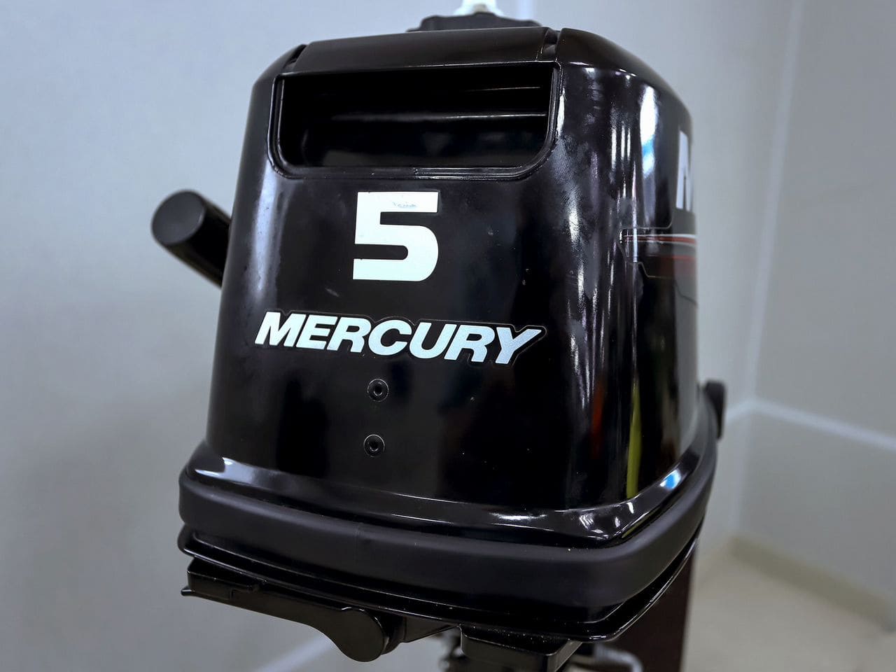 Купить 2х-тактный лодочный мотор MERCURY ME 5 MH Б/У в Москве