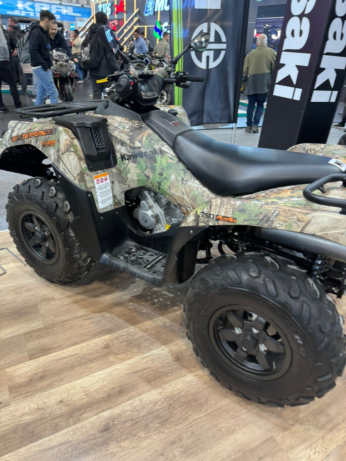 Купить Квадроцикл KAWASAKI Brute Force 750 4x4i EPS (2023) (ПСМ) в Москве фото3