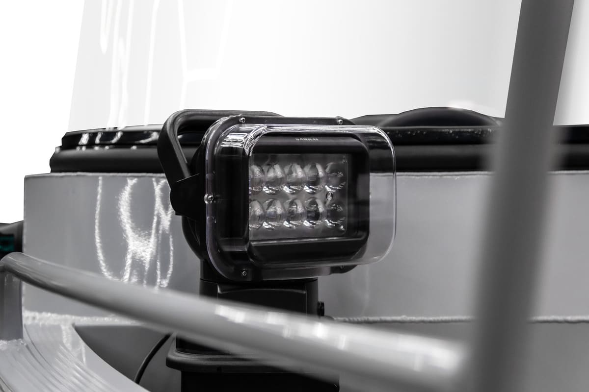 Купить Комплект Алюминиевая лодка (катер) Mikatsu (Микатсу) 475 (Z43) Sport + мотор Hidea HDEF60FUEL-T EFI в Москве фото10