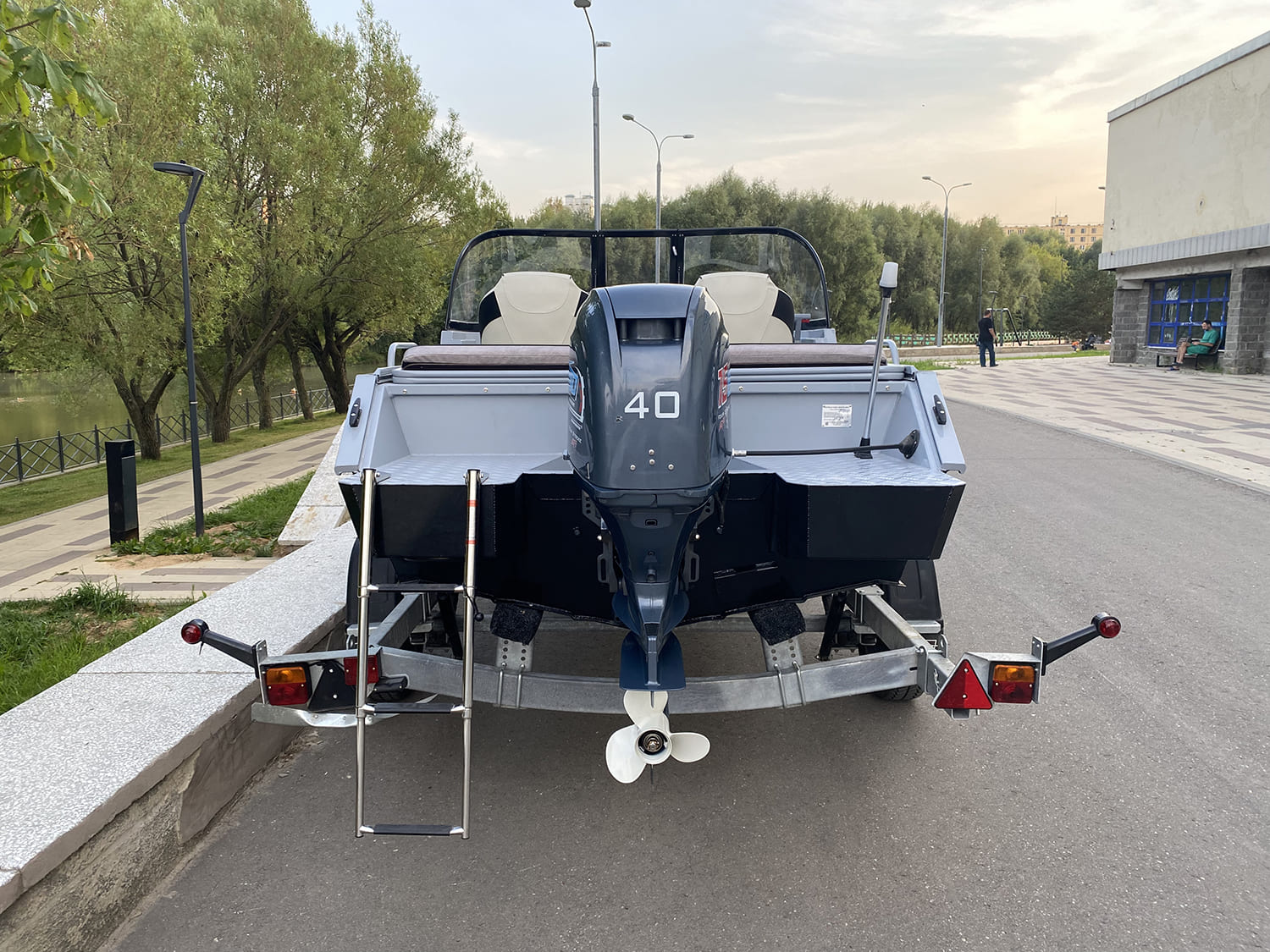 Купить Комплект Алюминиевая лодка (катер) Mikatsu (Микатсу) 470 (Z43) Standard + мотор Sharmax SMF60FEL-T EFI в Москве фото5