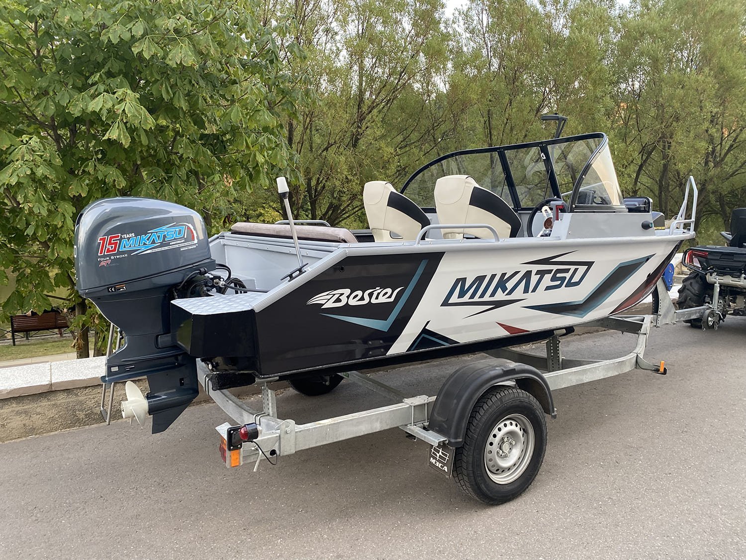 Купить Комплект Алюминиевая лодка (катер) Mikatsu (Микатсу) 470 (Z43) Sport + мотор Sharmax SMF60FEL-T EFI в Москве фото4