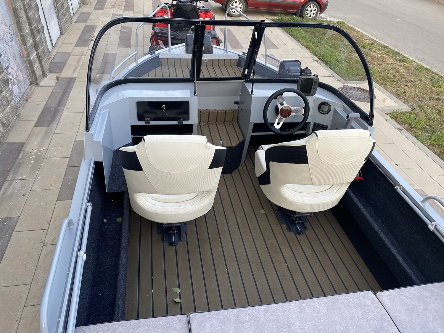 Купить Комплект Алюминиевая лодка (катер) Mikatsu (Микатсу) 470 (Z43) Sport + мотор Sharmax SMF60FEL-T EFI в Москве фото7