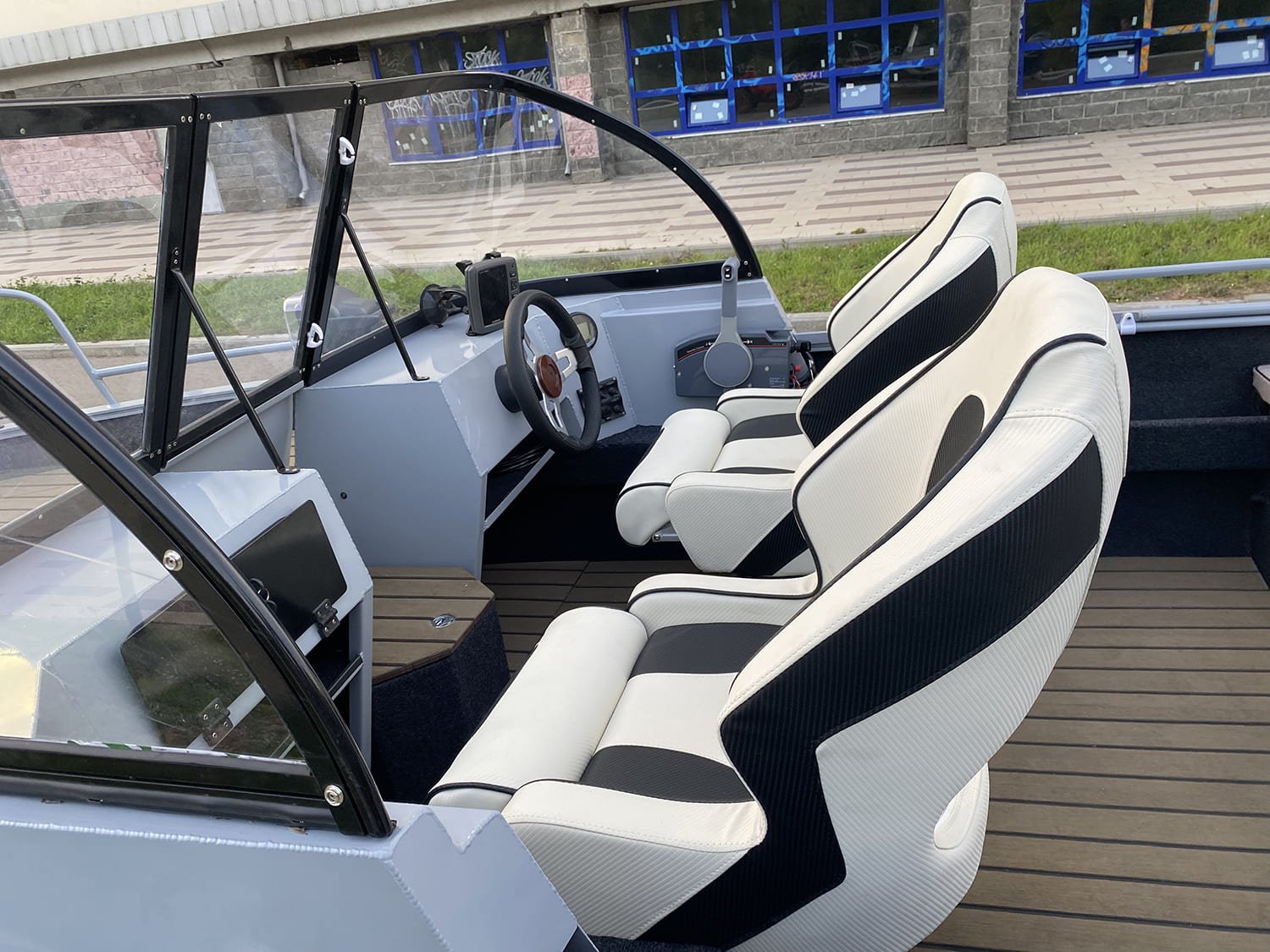 Купить Комплект Алюминиевая лодка (катер) Mikatsu (Микатсу) 470 (Z43) Sport + мотор Sharmax SMF60FEL-T EFI в Москве фото9