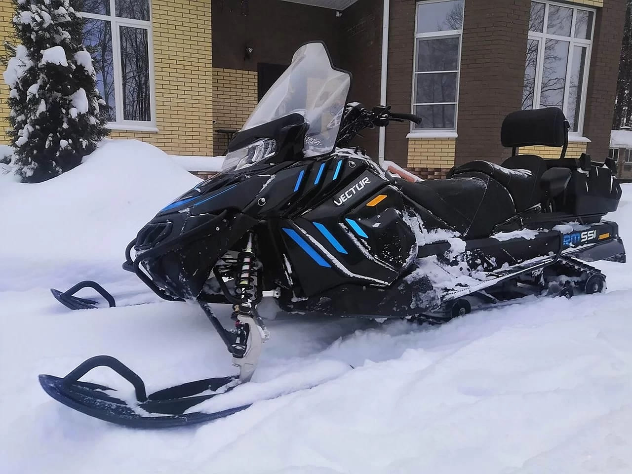 Купить Снегоход РУССКАЯ МЕХАНИКА VECTOR 551 Б/У в Москве