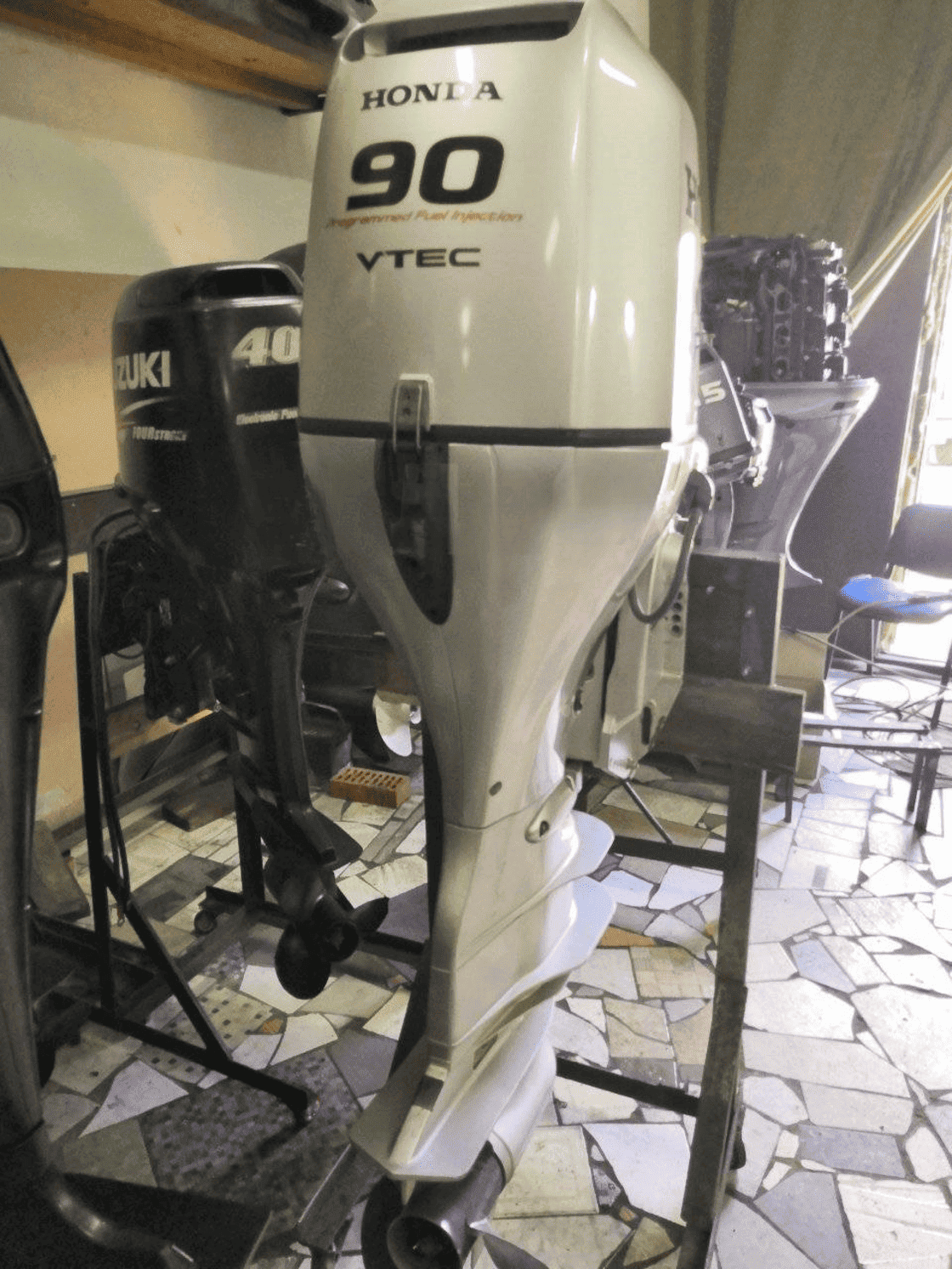 Купить 4х-тактный лодочный мотор HONDA BF 90 LRTU в Краснодаре фото3