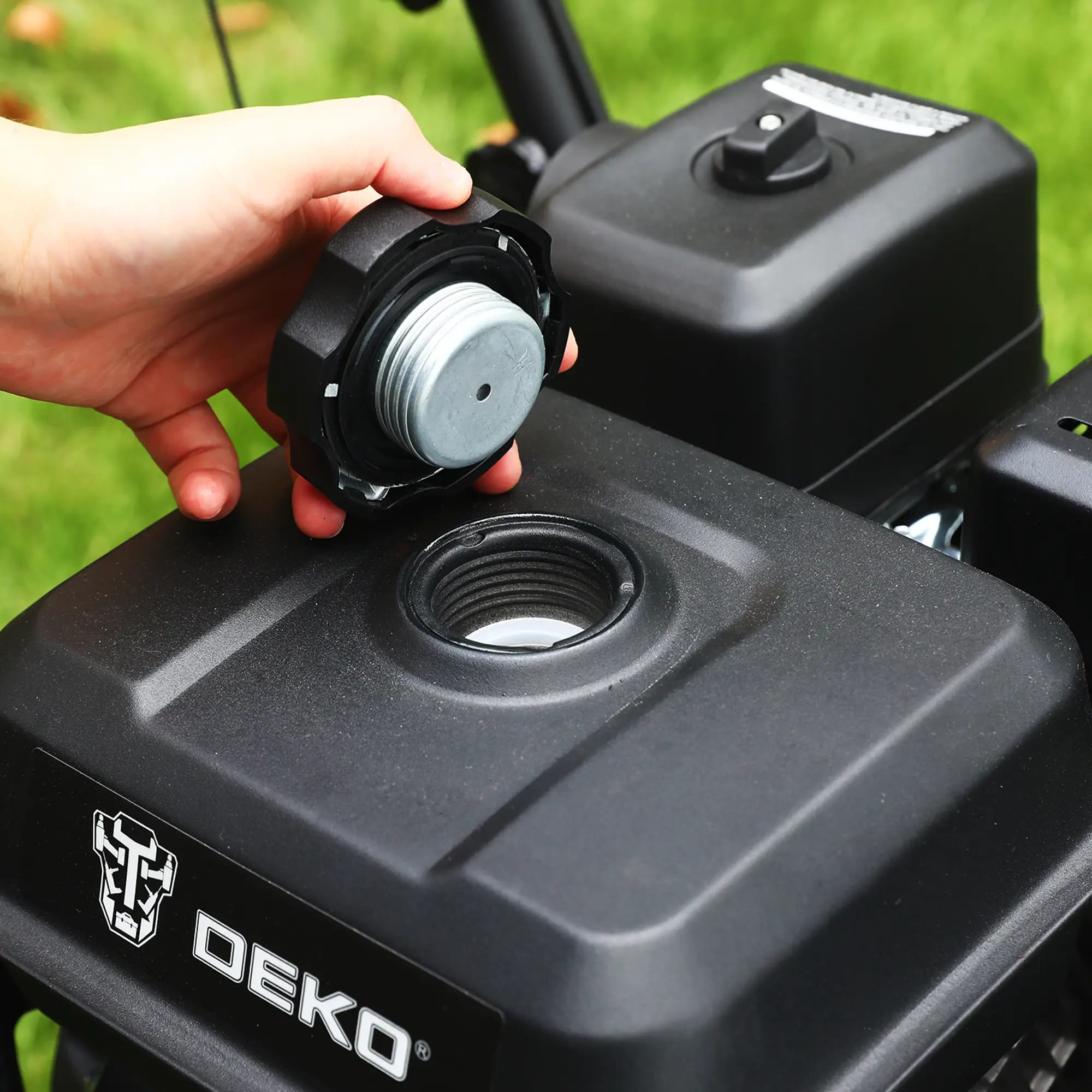 Купить Снегоуборщик DEKO ST 560 в Москве фото4