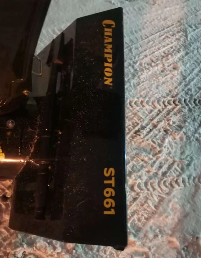 Купить Снегоуборщик CHAMPION ST661 Б/У в Москве фото3