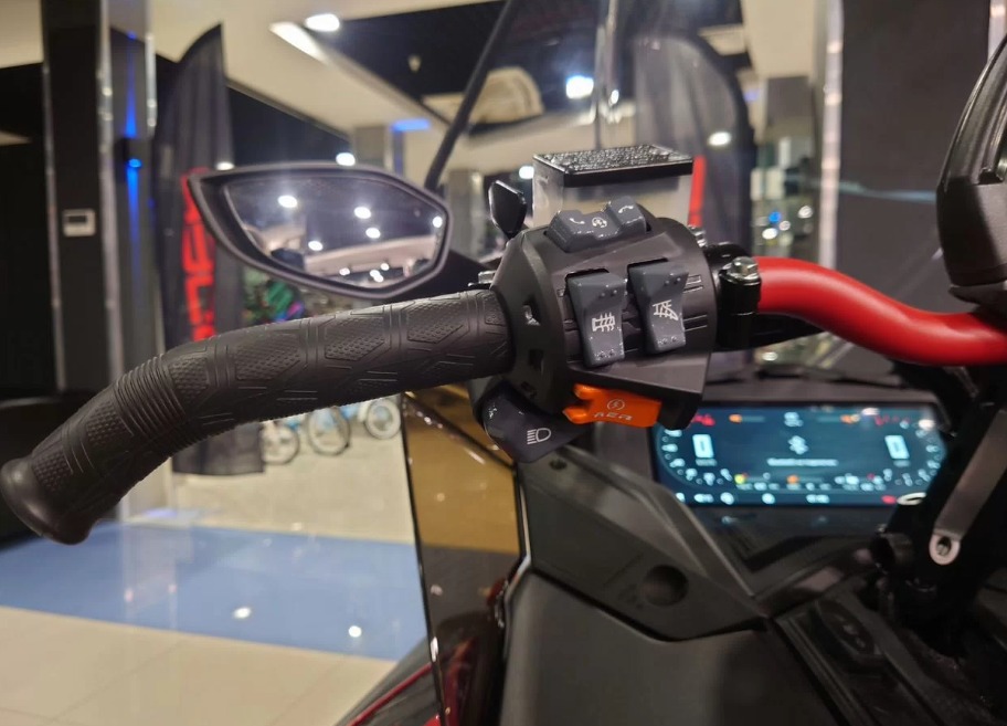 Купить Снегоход АОДЕС Siberiacross 1000 SWT в Москве фото3