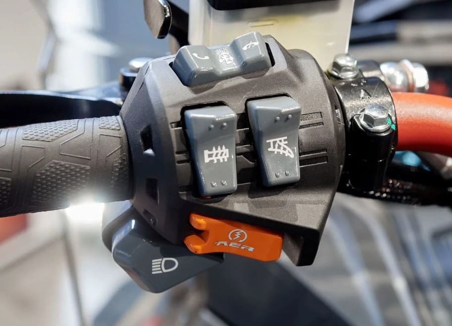 Купить Снегоход АОДЕС Snowcross 1000 WT в Москве фото4