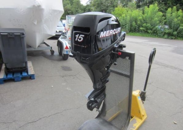 Купить 4х-тактный лодочный мотор MERCURY ME F 15 M в Москве фото3