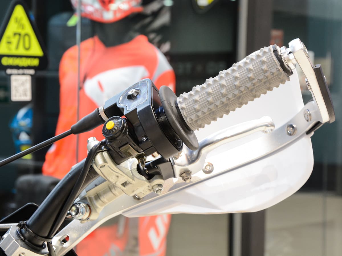 Купить Мотоцикл кроссовый эндуро ZUUMAV FX K8 (CBS-300) Black 21/18 в Москве фото10