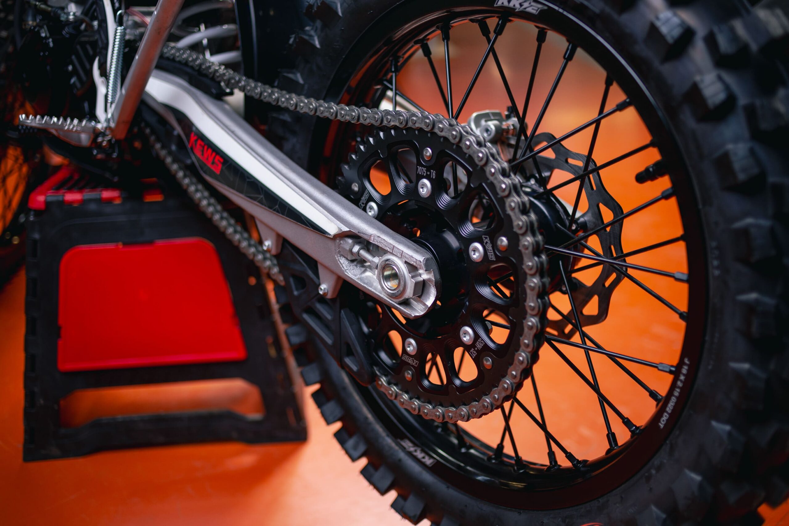 Купить Мотоцикл кроссовый эндуро KEWS K16 NC 300 (182 MN) в Москве фото13