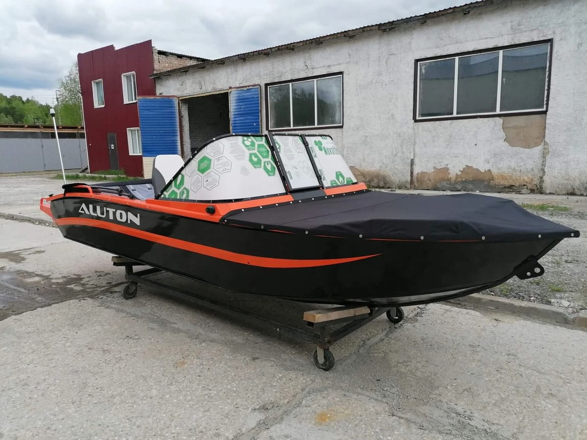 Купить Катер-лодка алюминиевая ALUTON 490DC в Москве