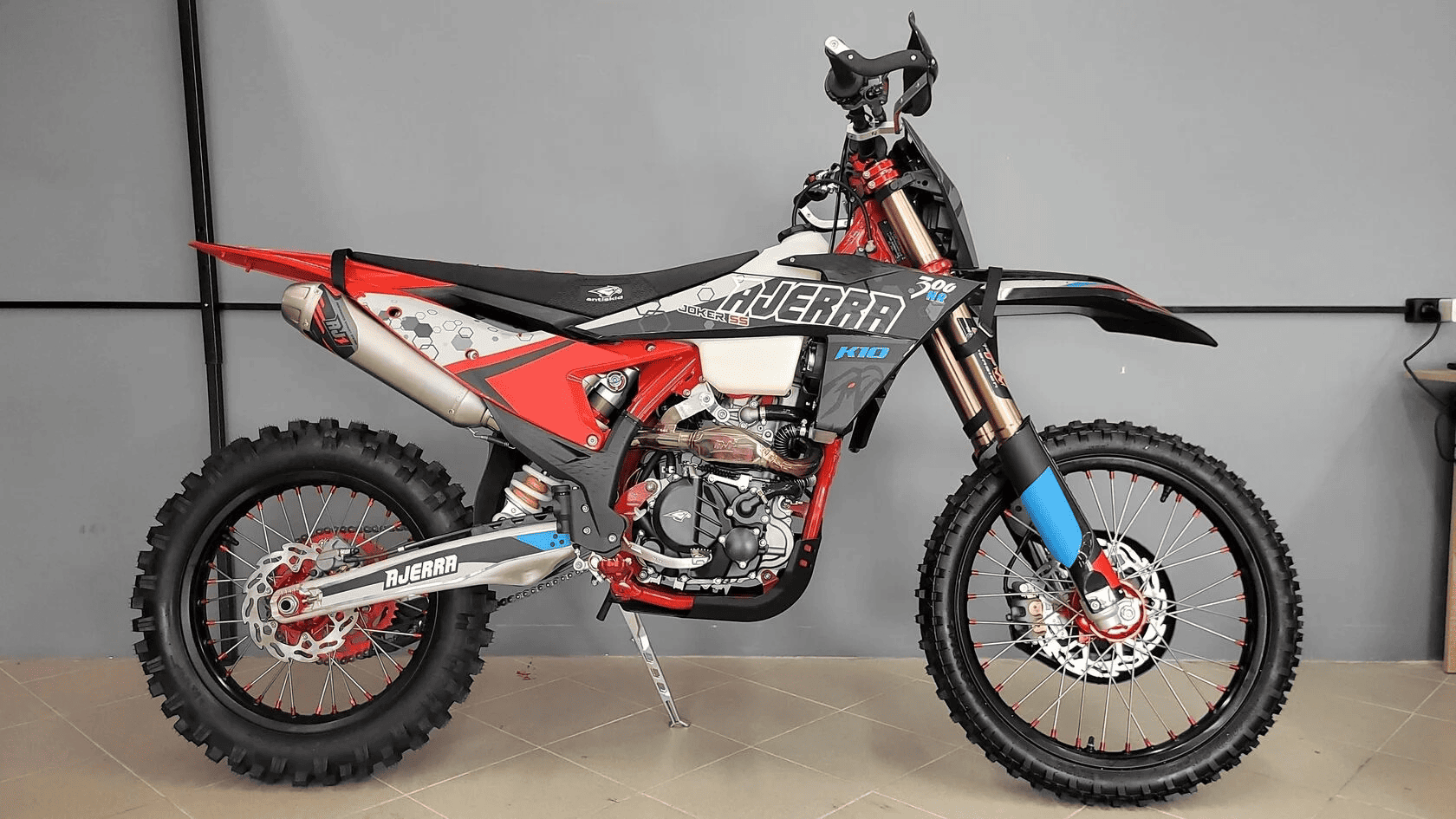 Купить Мотоцикл кроссовый эндуро AJERRA Joker SS K10 T9 в Москве фото3