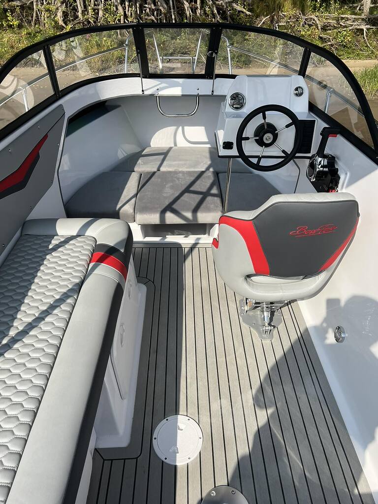 Купить Катер-лодка алюминиевая BOSSFORR 580 BIMINI в Москве фото9