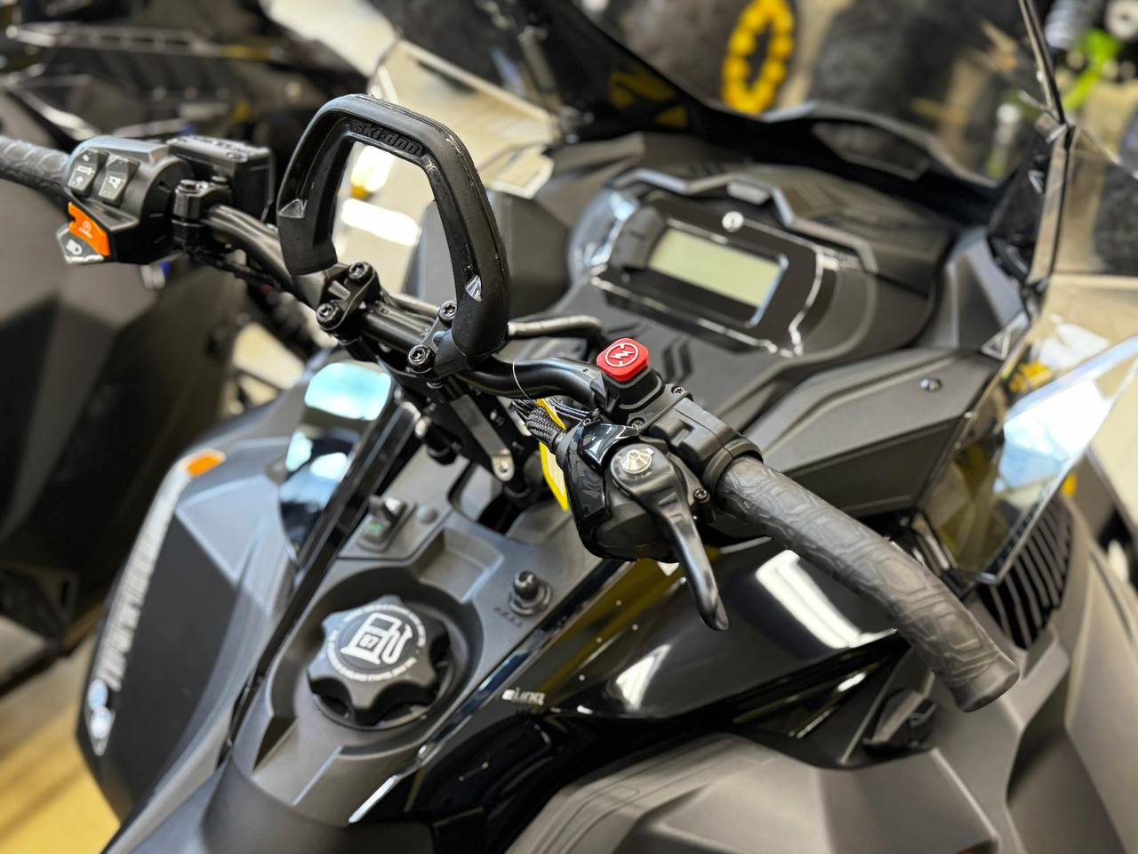 Купить Снегоход BRP Ski Doo Tundra LE 600 Ace в Москве фото5