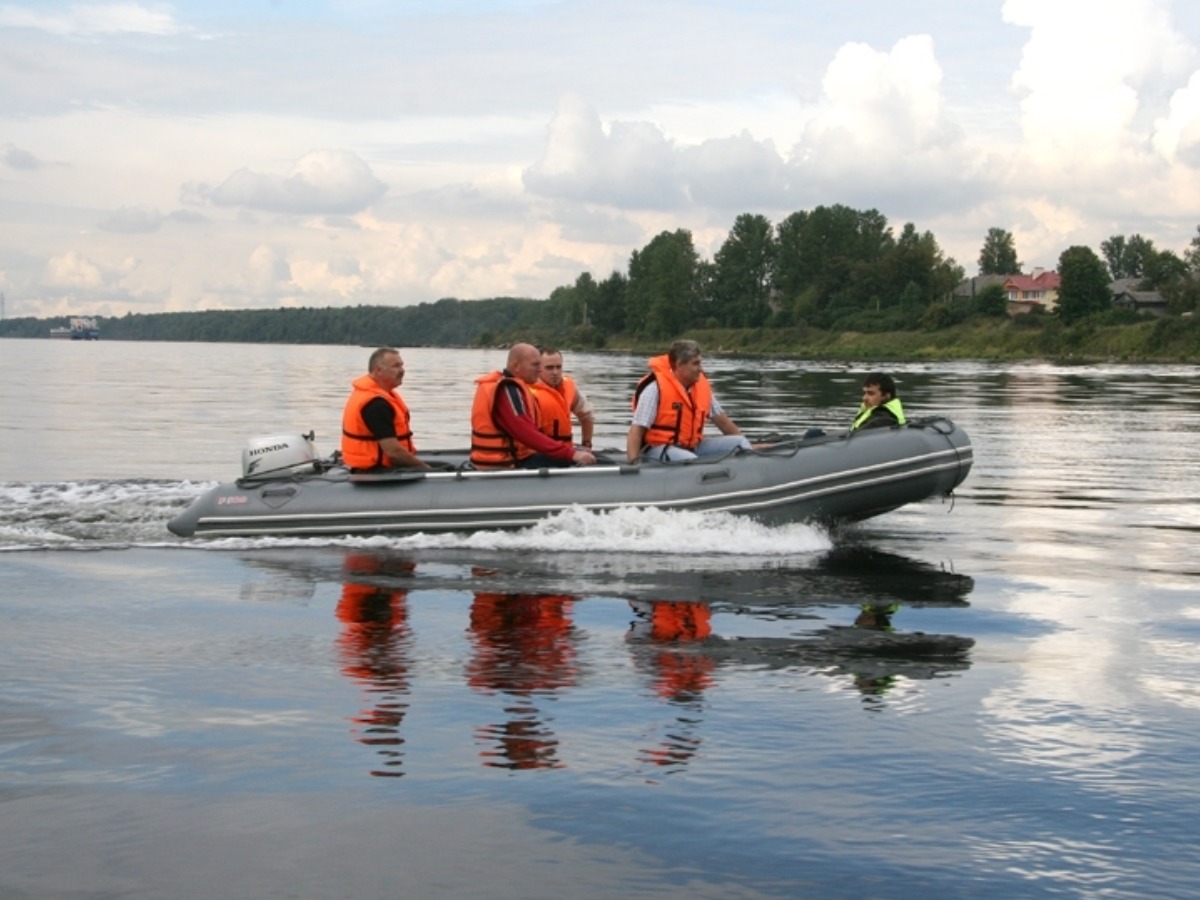 Купить Лодка ПВХ ФАВОРИТ F 420 в Москве фото3