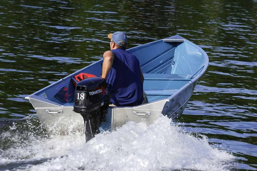 Купить 2х-тактный лодочный мотор TOHATSU M18E2S в Москве фото3
