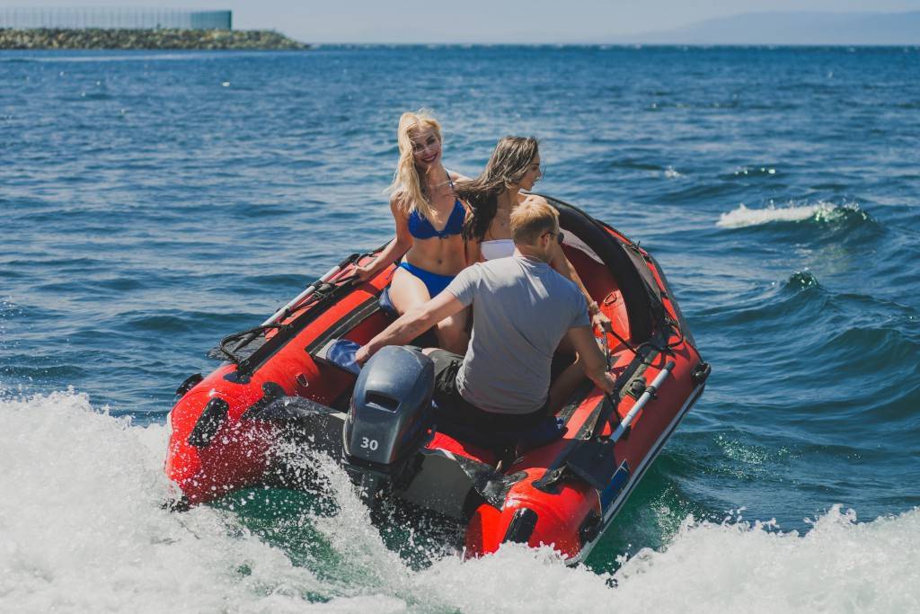 Купить Лодка ПВХ STORMLINE HEAVY DUTY AL 380 + 2х-тактный лодочный мотор TOHATSU M 25 S в Москве фото9