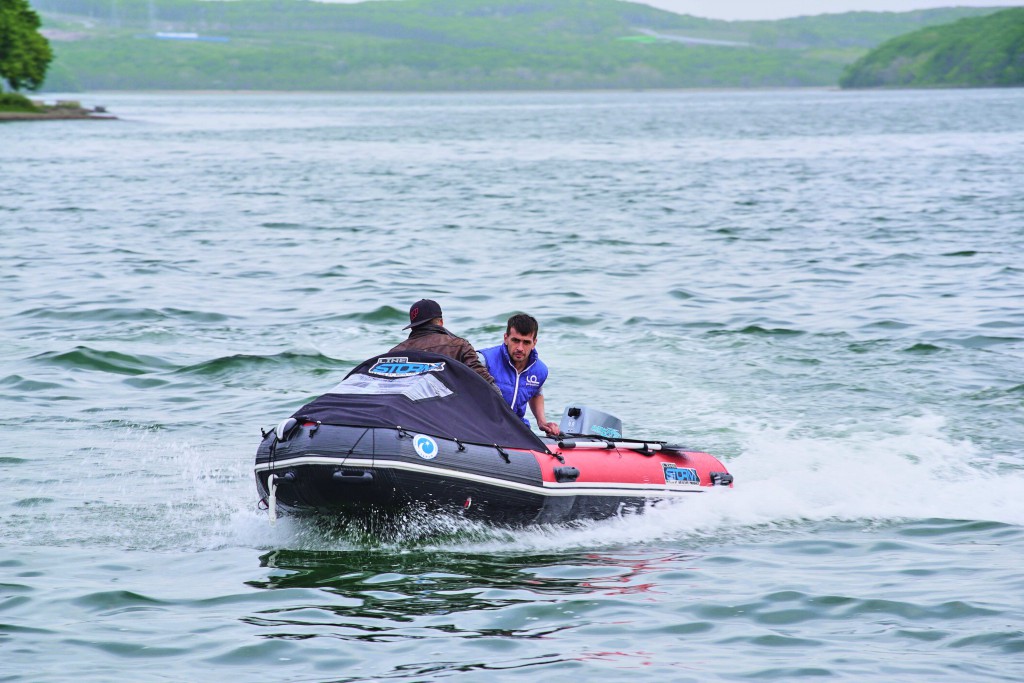 Купить Лодка ПВХ STORMLINE HEAVY DUTY AL 380 + 2х-тактный лодочный мотор TOHATSU M 25 S в Москве фото15