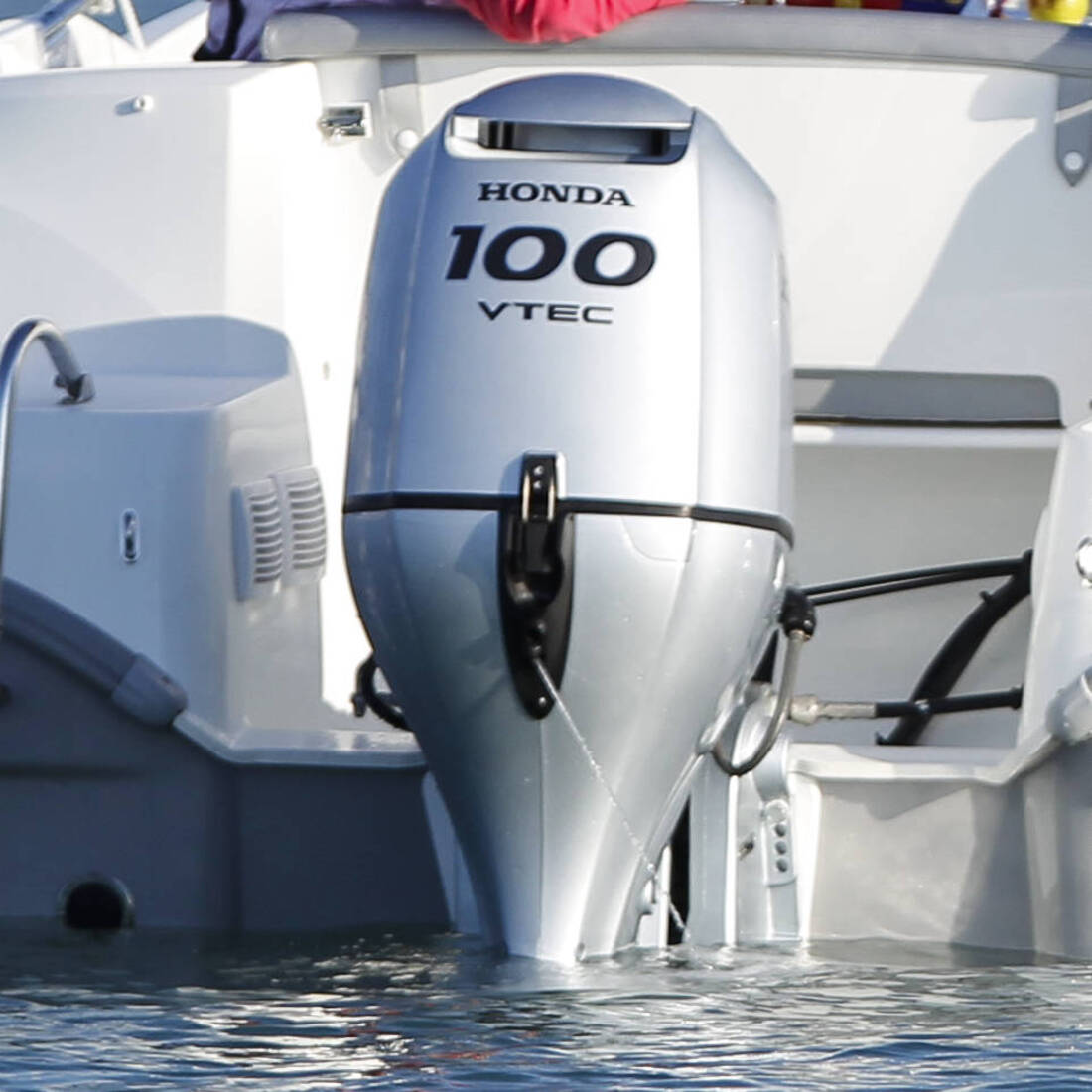 Купить 4х-тактный лодочный мотор HONDA BF 100AK1 LRTU в Москве фото4