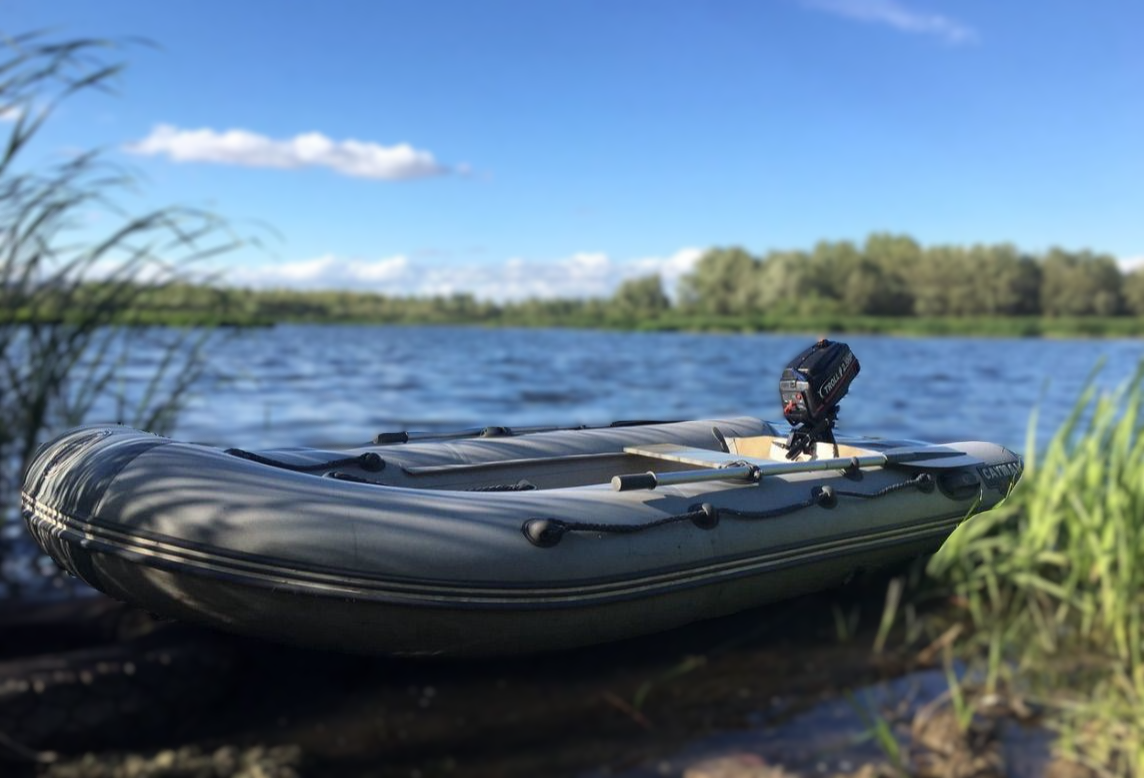 Купить Лодка ПВХ КАЙМАН N-330 в Москве