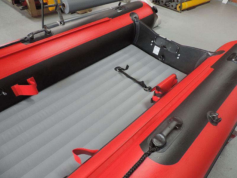 Купить Лодка ПВХ COMPAS 420 в Москве фото3